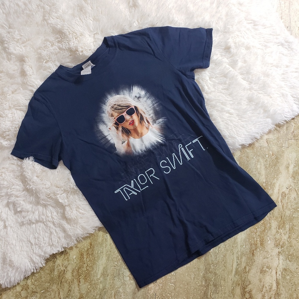 Taylor Swift Concert Tee Navy Blue Size Small A17